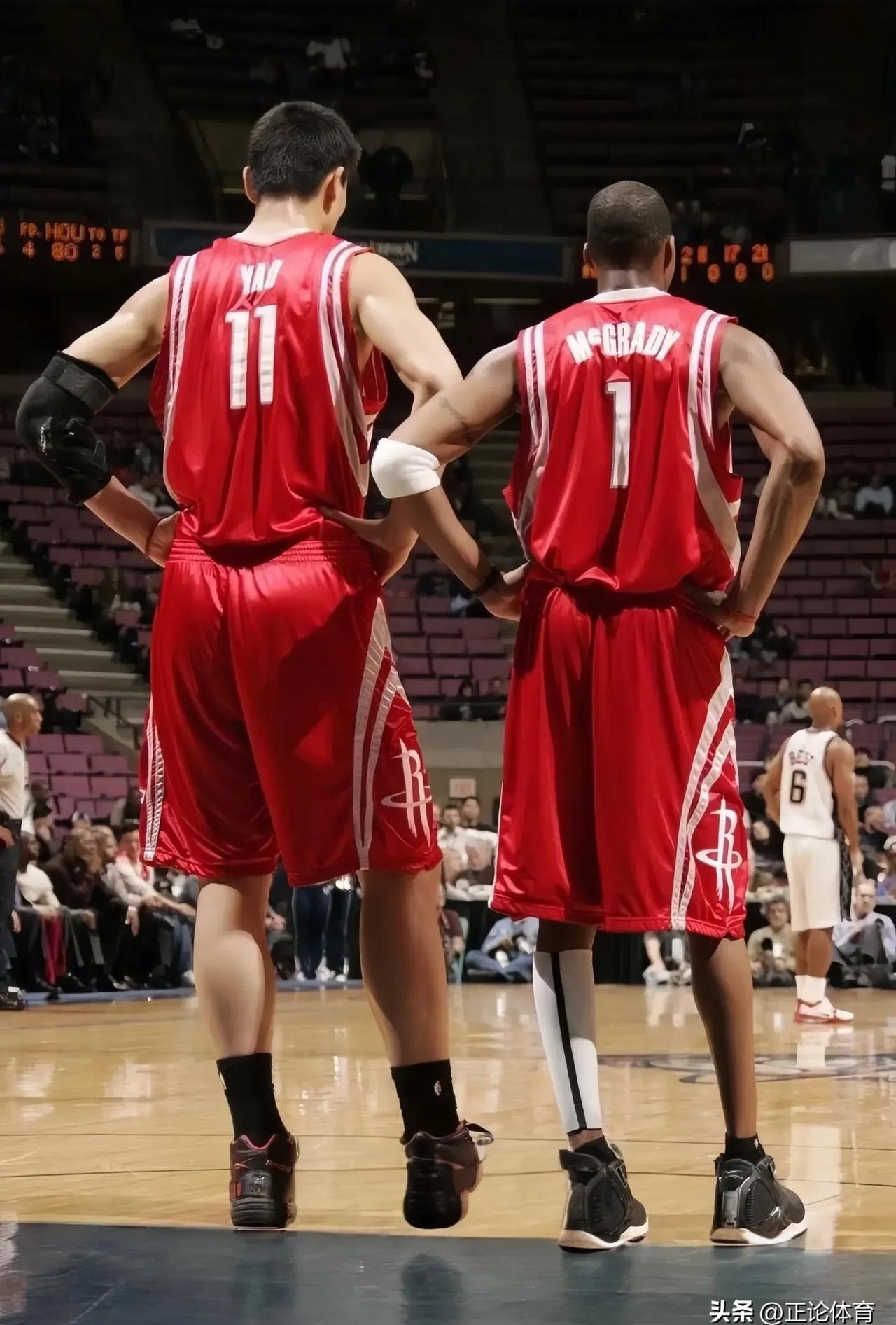 开云-包含多伦多猛龙训练开放日，赛前临场应变引欢呼，NBA季后赛在即，纪律约束更严格的词条