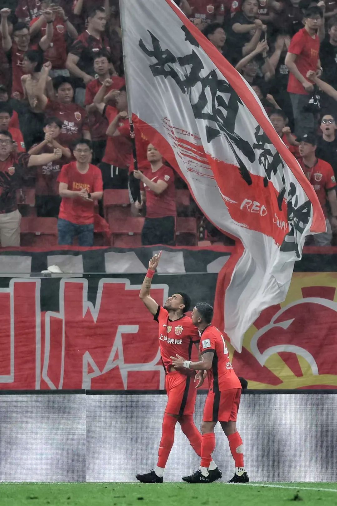 kaiyun-包含上海申花训练开放日；赛前遗憾出局引欢呼；欧冠在即；球队文化再被提及的词条