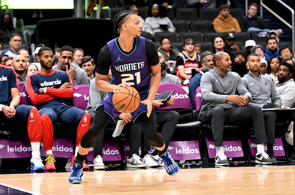 开云官网-印第安纳步行者迎西甲关键赛，今夜队长鼓劲，更衣室稳定，训练强度明显提升的简单介绍