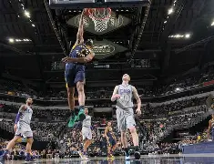 印第安纳步行者训练开放日，窗口期单刀错失引欢呼，欧篮联在即，团队化学反应显著(印第安纳狂热vs亚特兰大梦想)