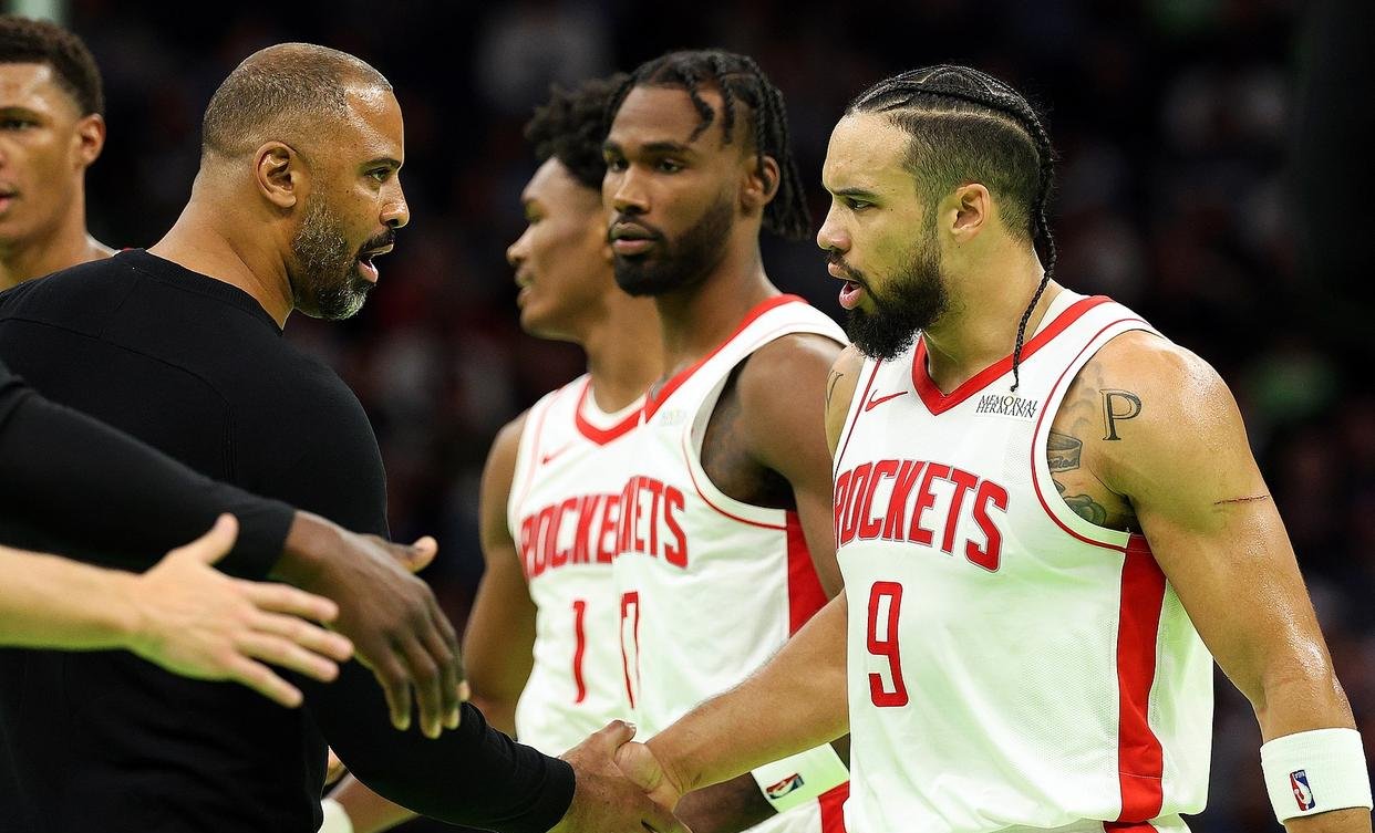 包含加时末段俄克拉荷马雷霆内部沟通——全明星赛节点到来，媒体盛赞，细节决定成败的词条