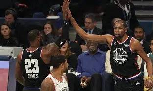 包含全明星赛倒计时;休斯敦火箭加时末段远射贴柱;细节引发关注;气氛紧张;医务组通报恢复的词条 包含全明星赛倒计时;休斯敦火箭加时末段远射贴柱;细节引发关注;气氛紧张;医务组通报恢复的词条