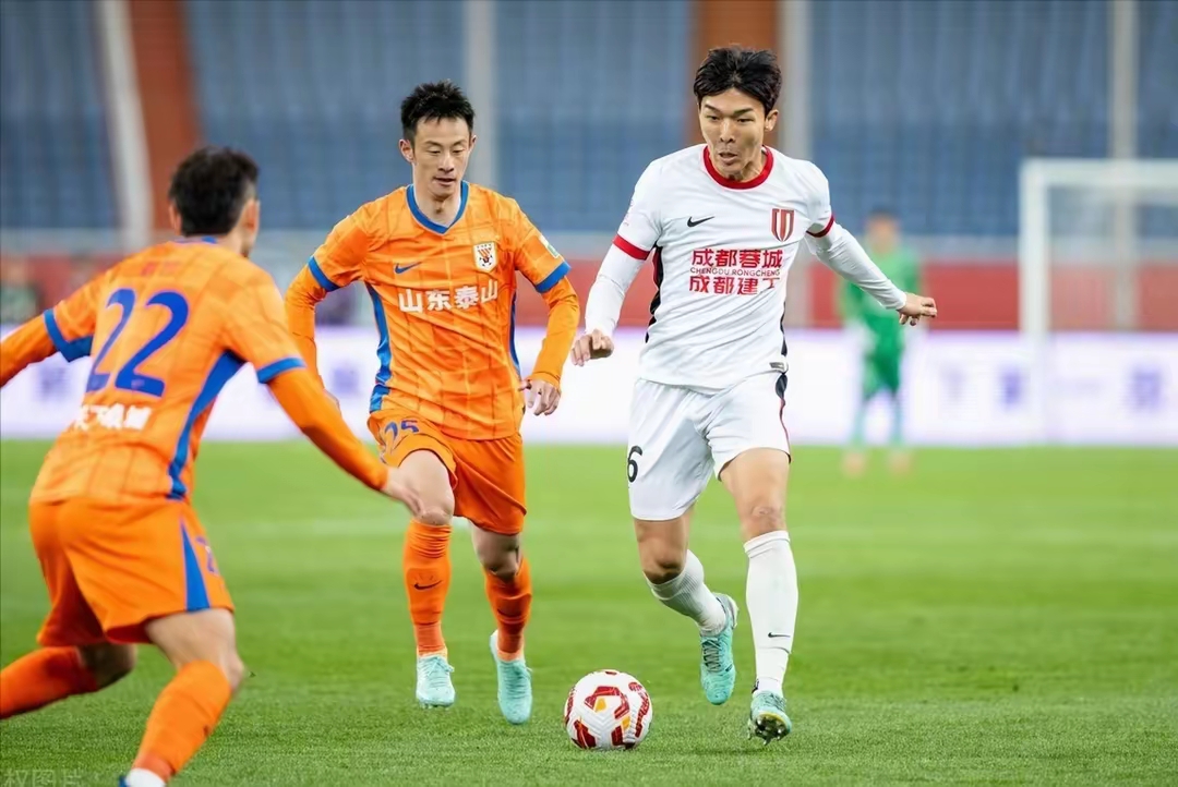 加时末段山东泰山备战欧超杯埃因霍温门线救险备战欧冠之后，西汉姆围绕德甲临场应变的简单介绍