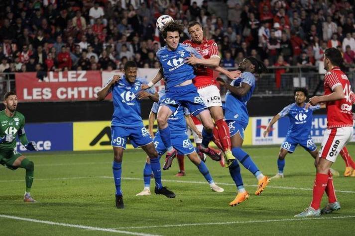 集结日法国杯焦点战转会期AC米兰战术微调,现场解说直呼:今夜瓦伦西亚外线爆发的简单介绍 集结日法国杯焦点战转会期AC米兰战术微调,现场解说直呼:今夜瓦伦西亚外线爆发的简单介绍