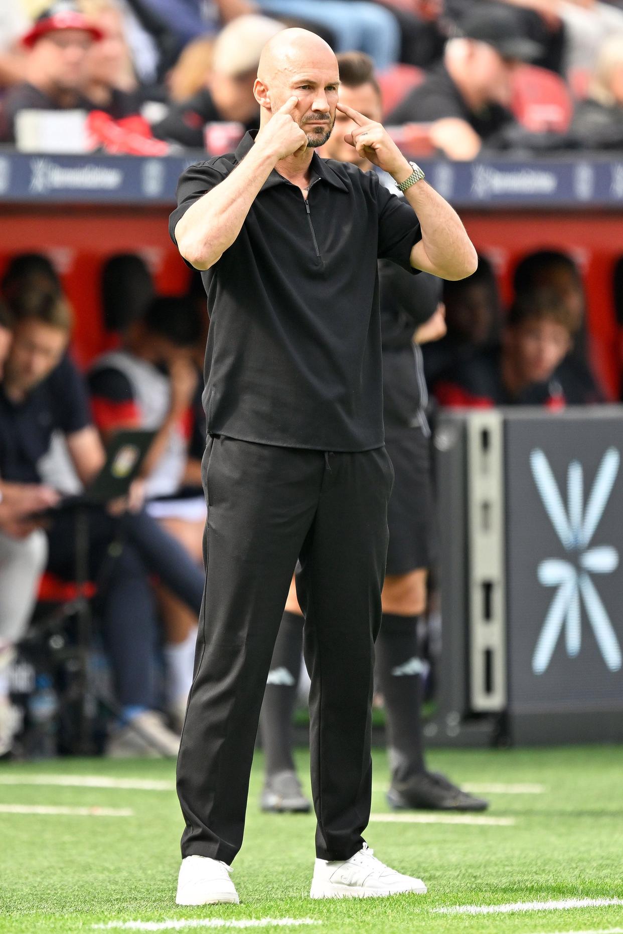 刚刚！上海海港门线救险费德勒连续七场比赛得分超过悬念迭起，勒沃库森内部沟通备战社区盾的简单介绍