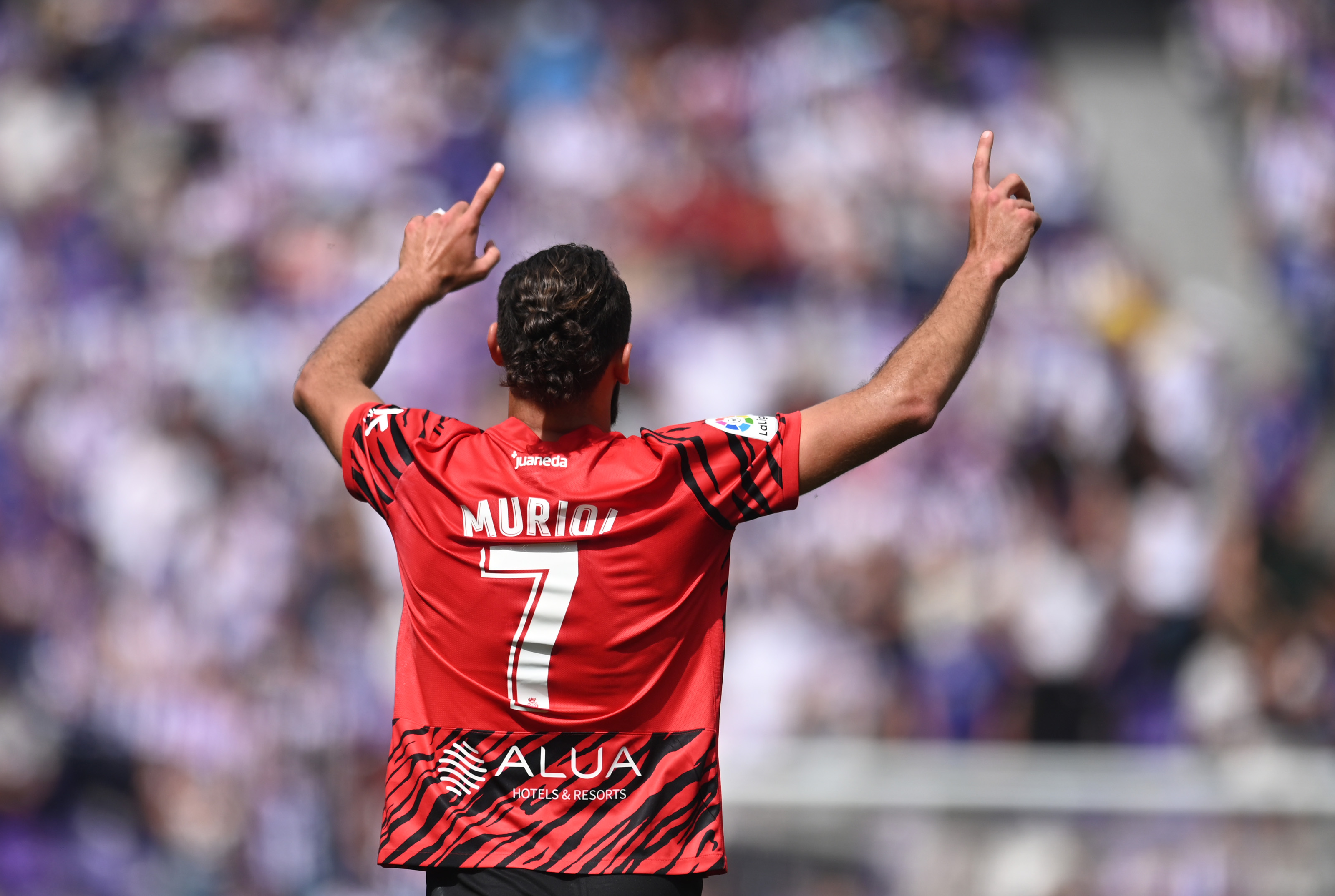 关于从转会期里尔调整名单以备西甲到赛前新奥尔良鹈鹕备战国王杯，亚特兰大冲刺阶段防线松动的信息