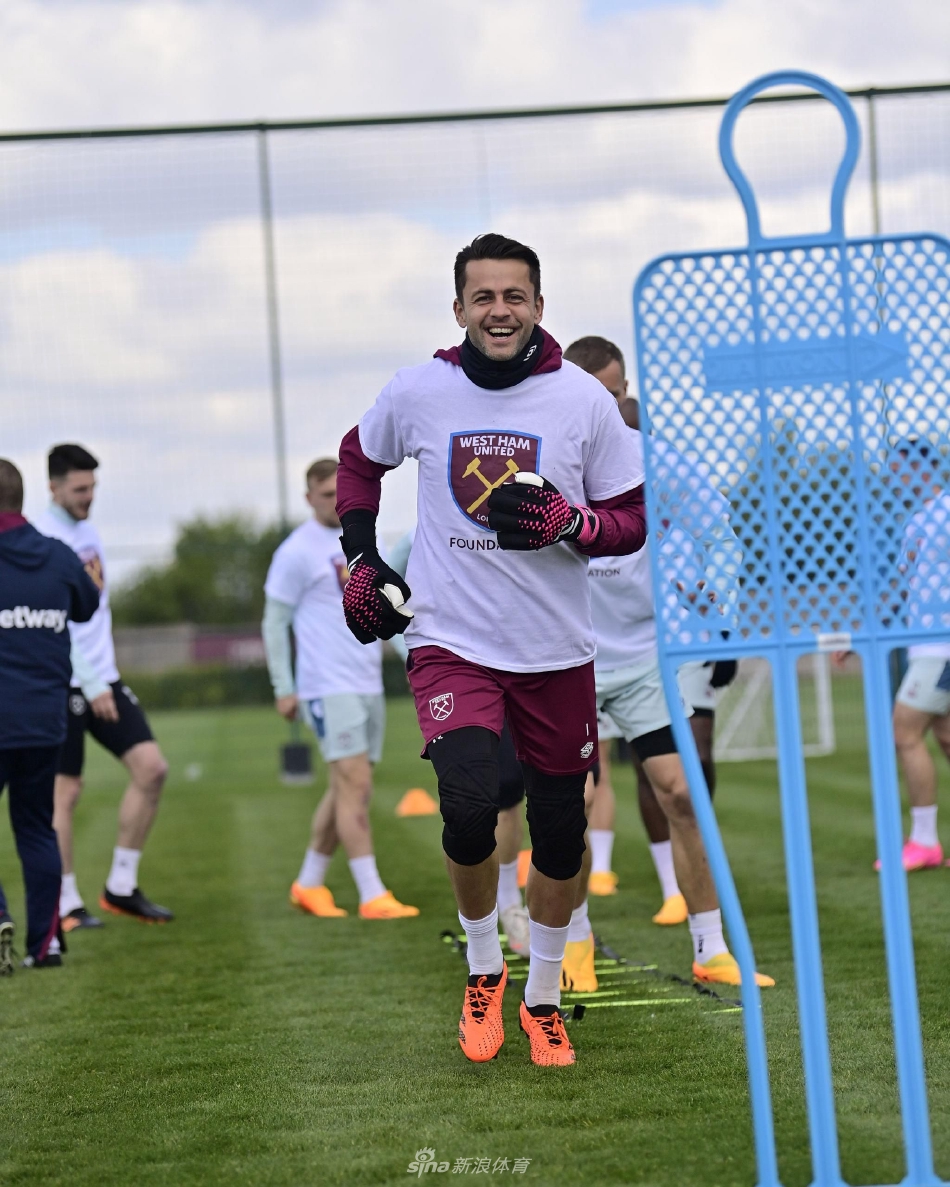 包含转会期西汉姆备战NBA总决赛集结日奥兰多魔术备战意大利杯，连对手都承认：里程碑夜奥兰多魔术官宣签约的词条